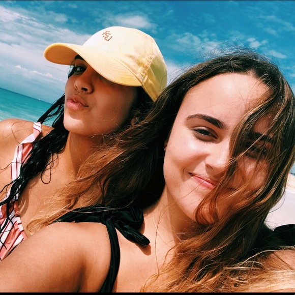 Meet your Posher, Gaby - Picture 1 of 1